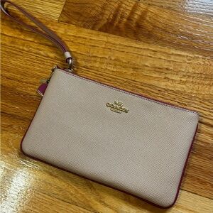 Coach wristlet LIKE NEW